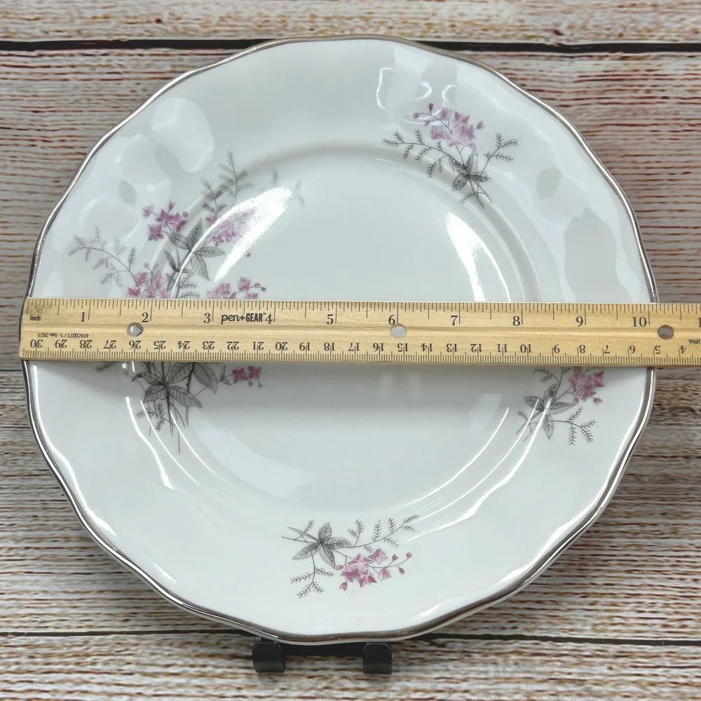 Favolina Karolina Jarolina Poland China Dinner Plate Silver Scalloped 3879‎ 11
